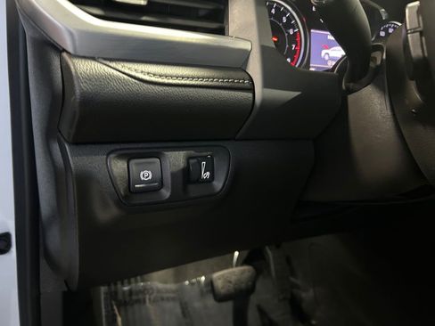 Used 2023 GMC Acadia SLT image 21