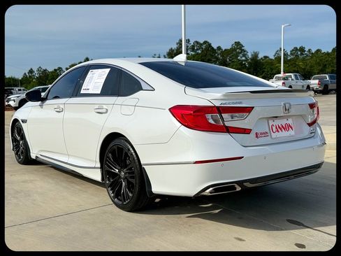 Used 2018 Honda Accord Touring image 7