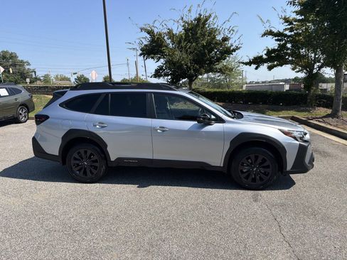 Used 2023 Subaru Outback Onyx Edition XT AWD/4WD image 9