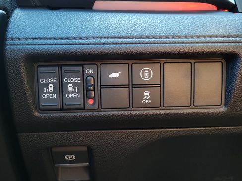 Used 2024 Honda Odyssey Sport image 29