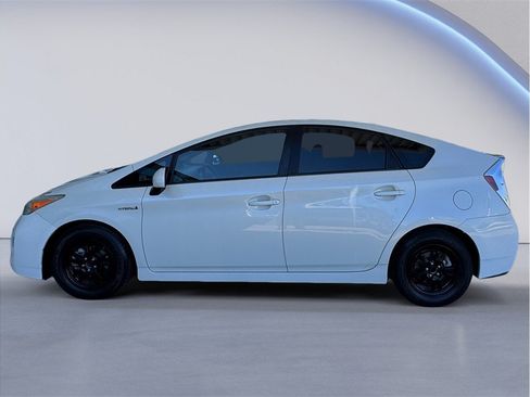 Used 2015 Toyota Prius Four FWD image 3