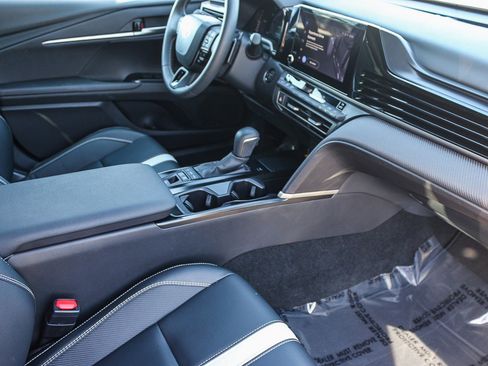 Certified 2025 Toyota Camry SE image 17