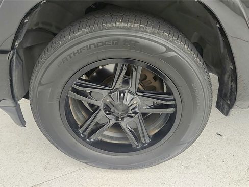 Used 2019 RAM 1500 Laramie image 31