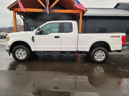 Used 2018 Ford F250 XLT w/ XLT Value Package image 19