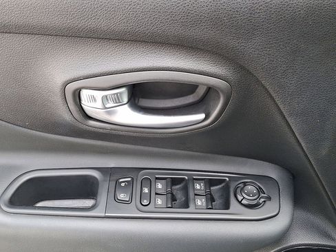 Certified 2022 Jeep Renegade Altitude w/ Convenience Group image 10