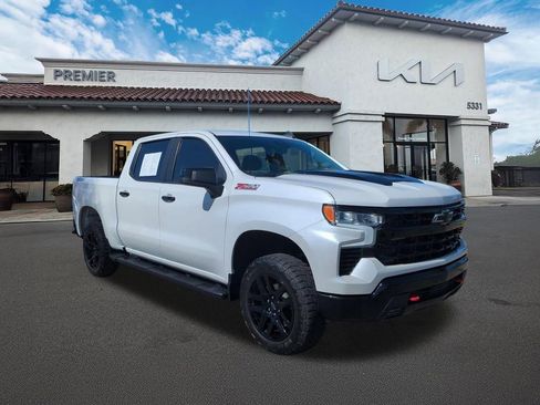 Used 2024 Chevrolet Silverado 1500 LT Trail Boss AWD/4WD image 2
