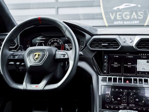 Used 2024 Lamborghini Urus Performante image 59