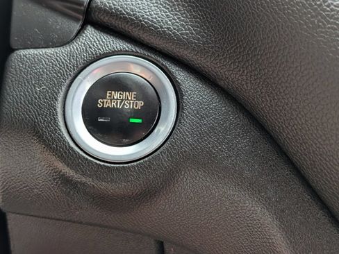 Used 2019 Chevrolet Equinox LT w/ Driver Convenience Package FWD image 6