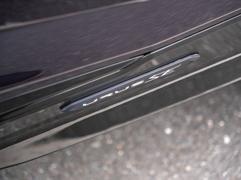 Used 2025 Lamborghini Urus SE image 50