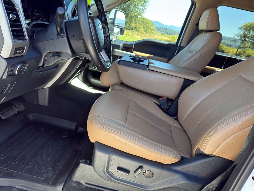 Used 2022 Ford F250 Lariat w/ Lariat Value Package AWD/4WD image 14