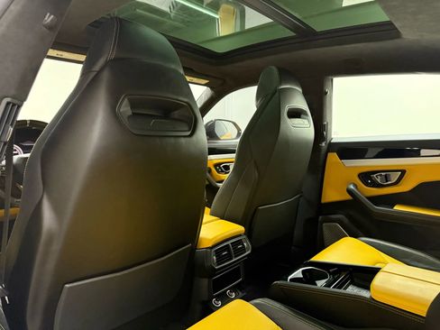 Used 2020 Lamborghini Urus image 12
