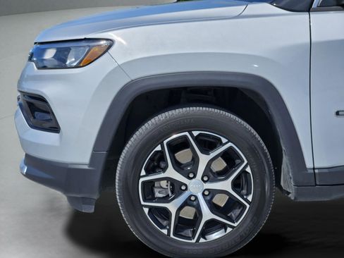 Used 2024 Jeep Compass Limited AWD/4WD image 31