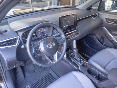 Used 2025 Toyota Corolla Cross AWD Hybrid image 9