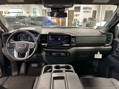 Used 2025 GMC Sierra 1500 Elevation image 16
