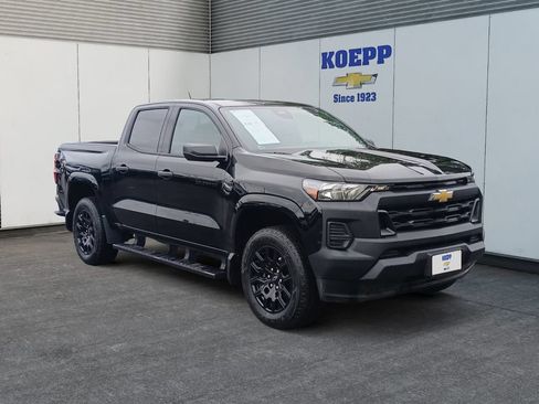 Used 2026 Chevrolet Colorado W/T w/ WT Custom Package RWD image 7
