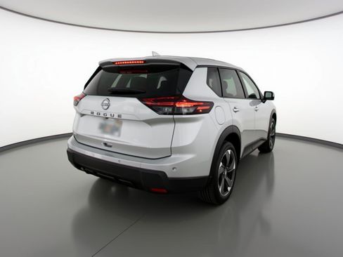 Used 2025 Nissan Rogue SV FWD image 9