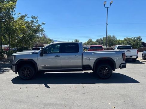 Used 2025 GMC Sierra 2500 AT4 w/ AT4 Premium Plus Package AWD/4WD image 5