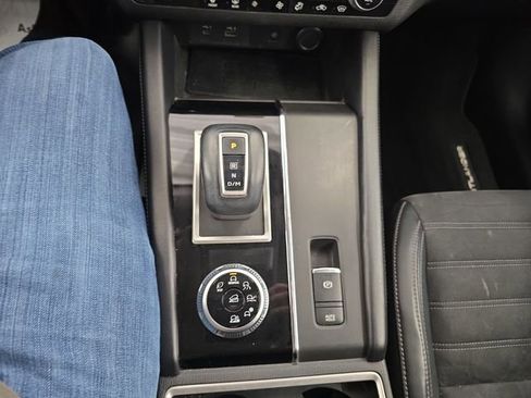 Used 2022 Mitsubishi Outlander SE image 21