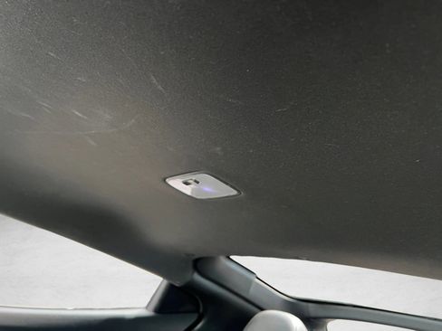 Used 2017 Hyundai Veloster Turbo FWD image 22