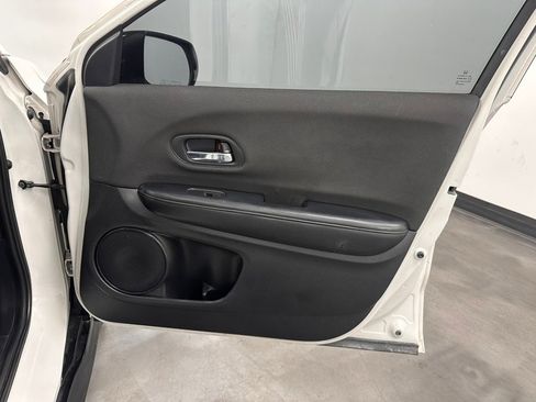 Used 2021 Honda HR-V Sport image 39