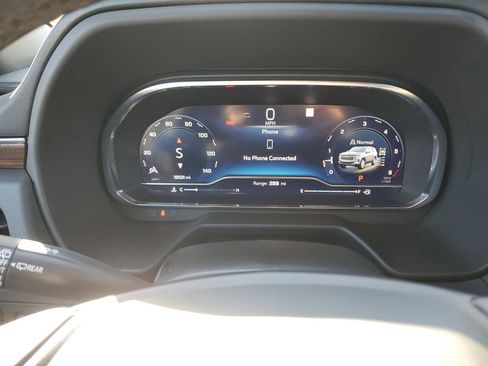 Used 2024 Chevrolet Tahoe High Country image 29