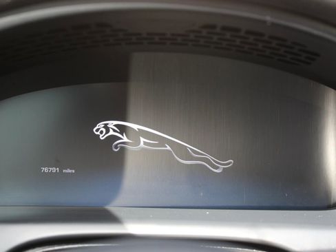 Used 2013 Jaguar XJ AWD image 13