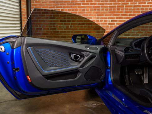 Used 2023 Lamborghini Huracan EVO image 23