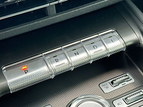 Used 2026 Lincoln Nautilus Premier w/ Jet Appearance Package image 22