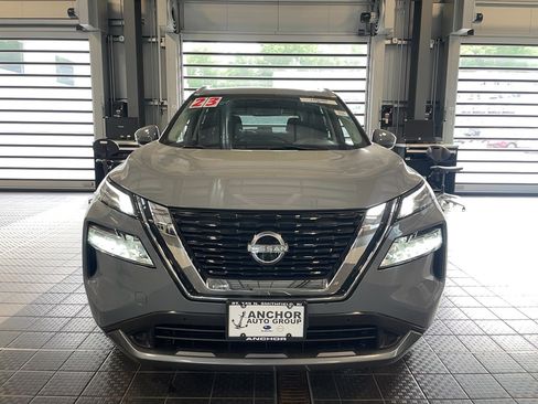 Used 2023 Nissan Rogue SL w/ SL Premium Package image 3