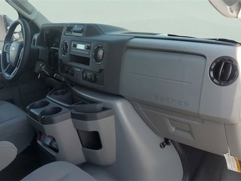 New 2026 Ford E-450 and Econoline 450 Super Duty w/ Power Equipment Group image 21