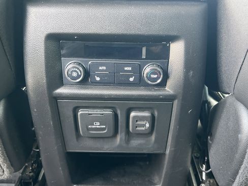 Used 2020 Chevrolet Traverse Premier w/ Redline Edition AWD/4WD image 19