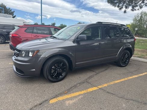 Used 2020 Dodge Journey SE w/ SE Popular Equipment Group FWD image 1
