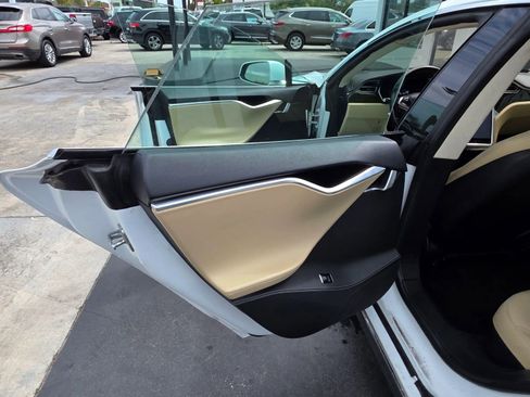 Used 2014 Tesla Model S 85 image 19