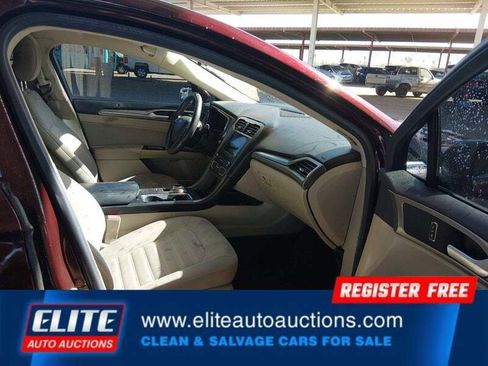 Used 2017 Ford Fusion SE w/ Fusion SE Technology Package image 9