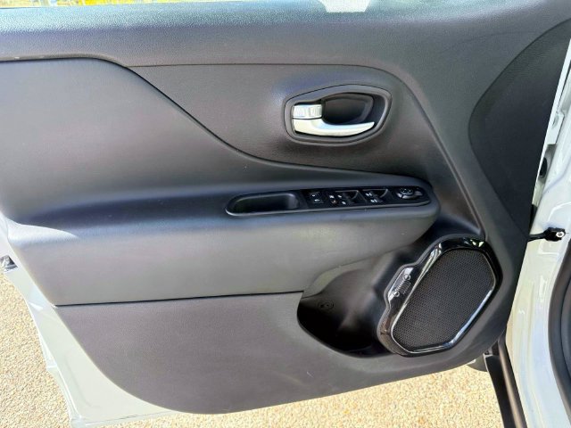 Certified 2020 Jeep Renegade Altitude AWD/4WD image 16