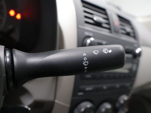 Used 2010 Toyota Corolla LE image 29