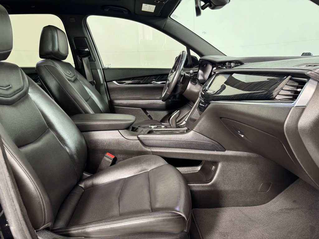 Used 2020 Cadillac XT6 Premium Luxury FWD image 32