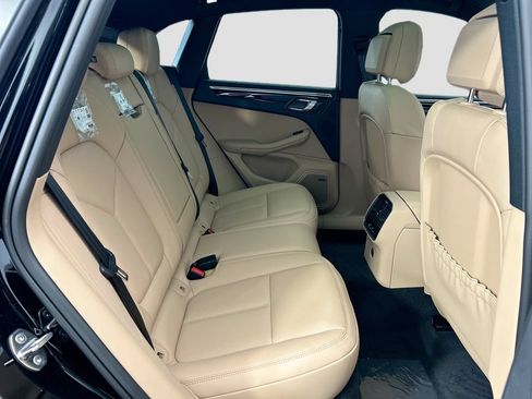 Used 2026 Porsche Macan AWD/4WD image 23