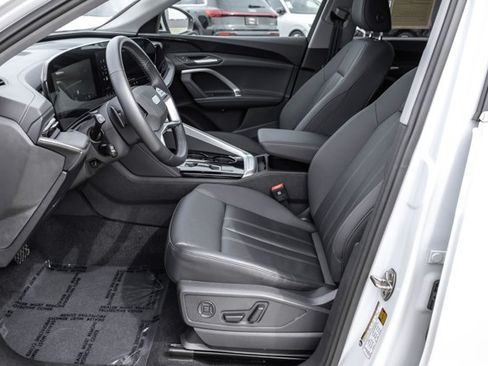 Certified 2025 Audi Q5 Premium w/ Convenience Package AWD/4WD image 12