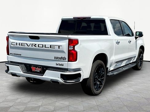 Used 2023 Chevrolet Silverado 1500 High Country w/ High Country Premium Package AWD/4WD image 6