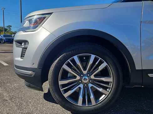 Used 2019 Ford Explorer Platinum image 19