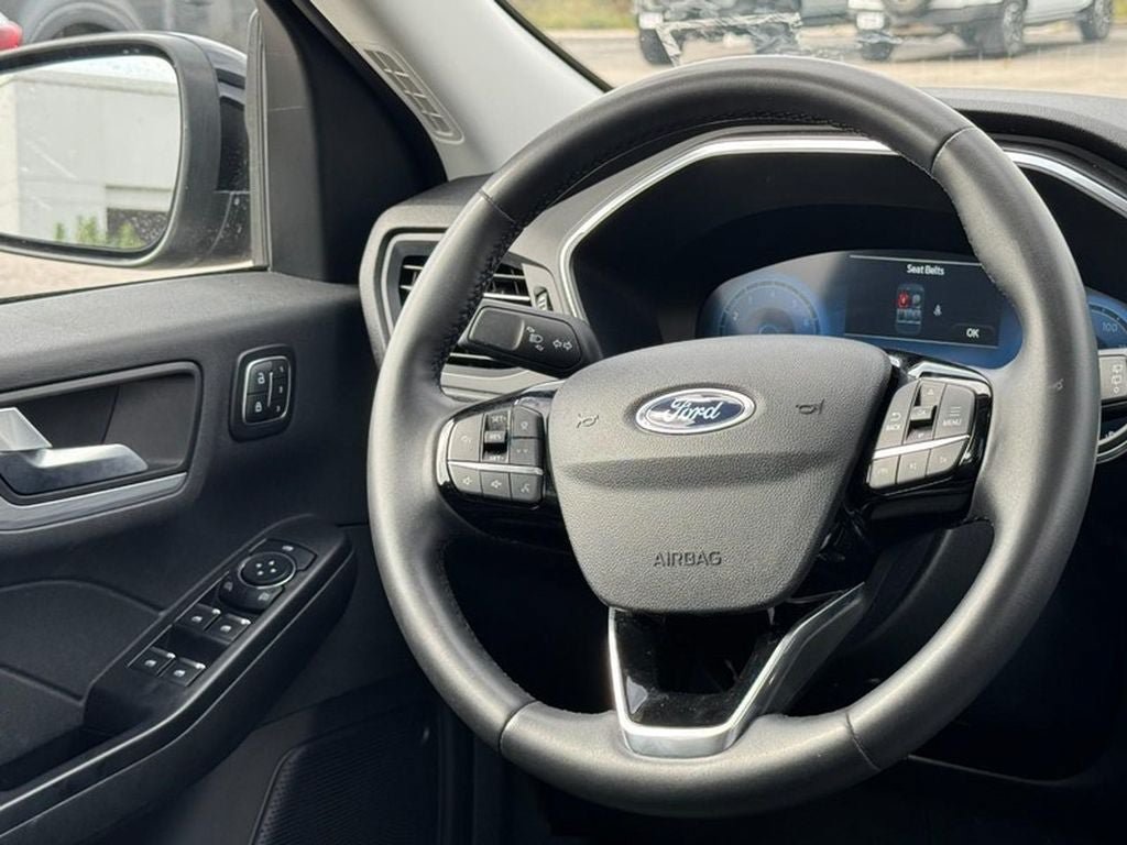 Used 2025 Ford Escape Platinum AWD/4WD image 12