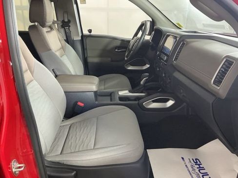 Used 2022 Nissan Frontier SV w/ Technology Package AWD/4WD image 6