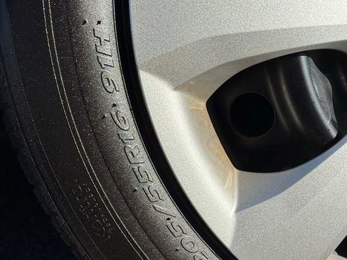 Used 2025 Toyota Corolla LE FWD image 31