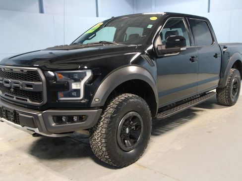 Used 2018 Ford F150 Raptor w/ Equipment Group 802A Luxury image 32