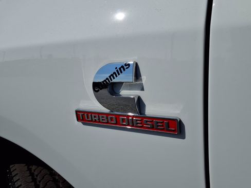 Used 2026 RAM 2500 Laramie AWD/4WD image 38
