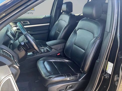 Used 2016 Ford Explorer XLT w/ Equipment Group 202A AWD/4WD image 26