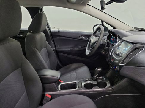 Used 2018 Chevrolet Cruze LT FWD image 21