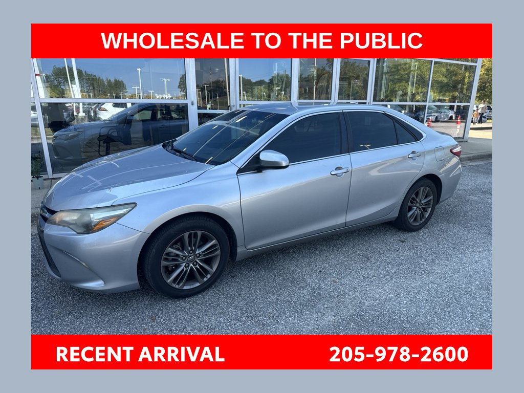 Used 2017 Toyota Camry SE FWD image 1