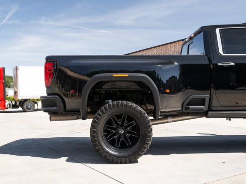 Used 2024 GMC Sierra 3500 Denali Ultimate AWD/4WD image 13